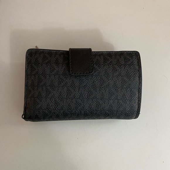 Michael kors wallet - Picture 2 of 5